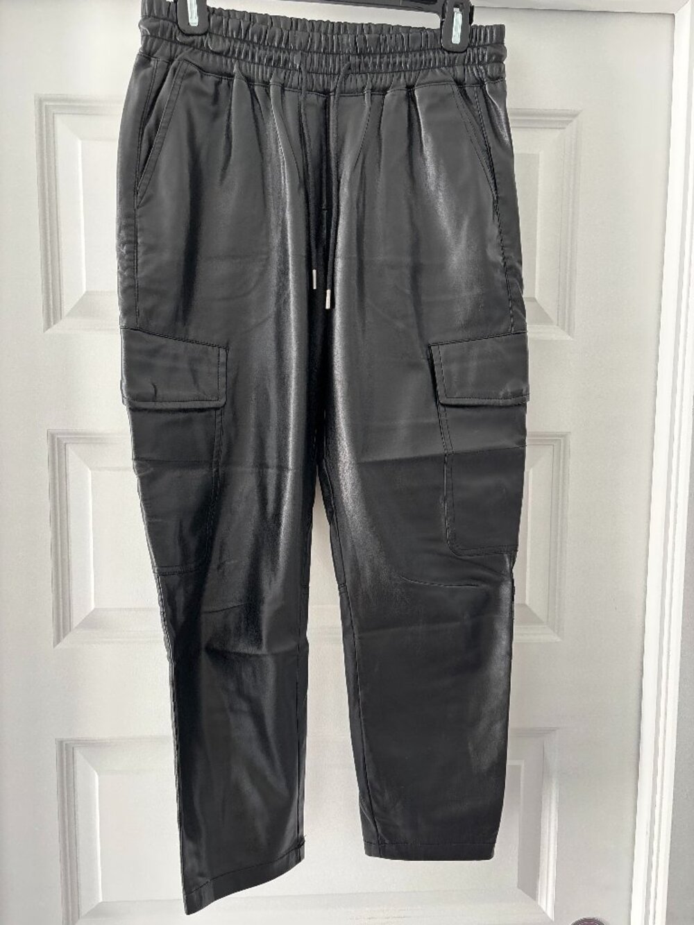 ✨ Zara Black Faux Leather Pants ✨